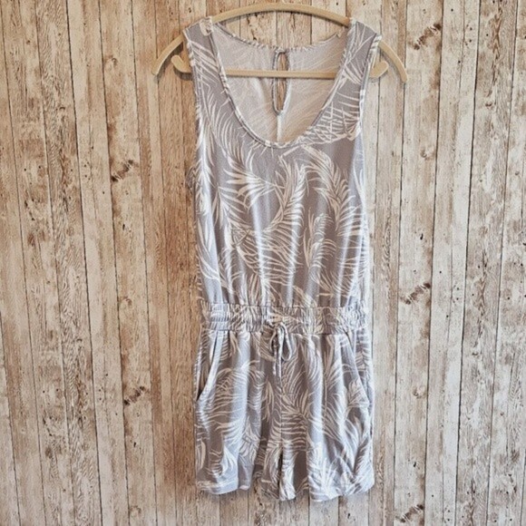 Pants - Women's gray romper